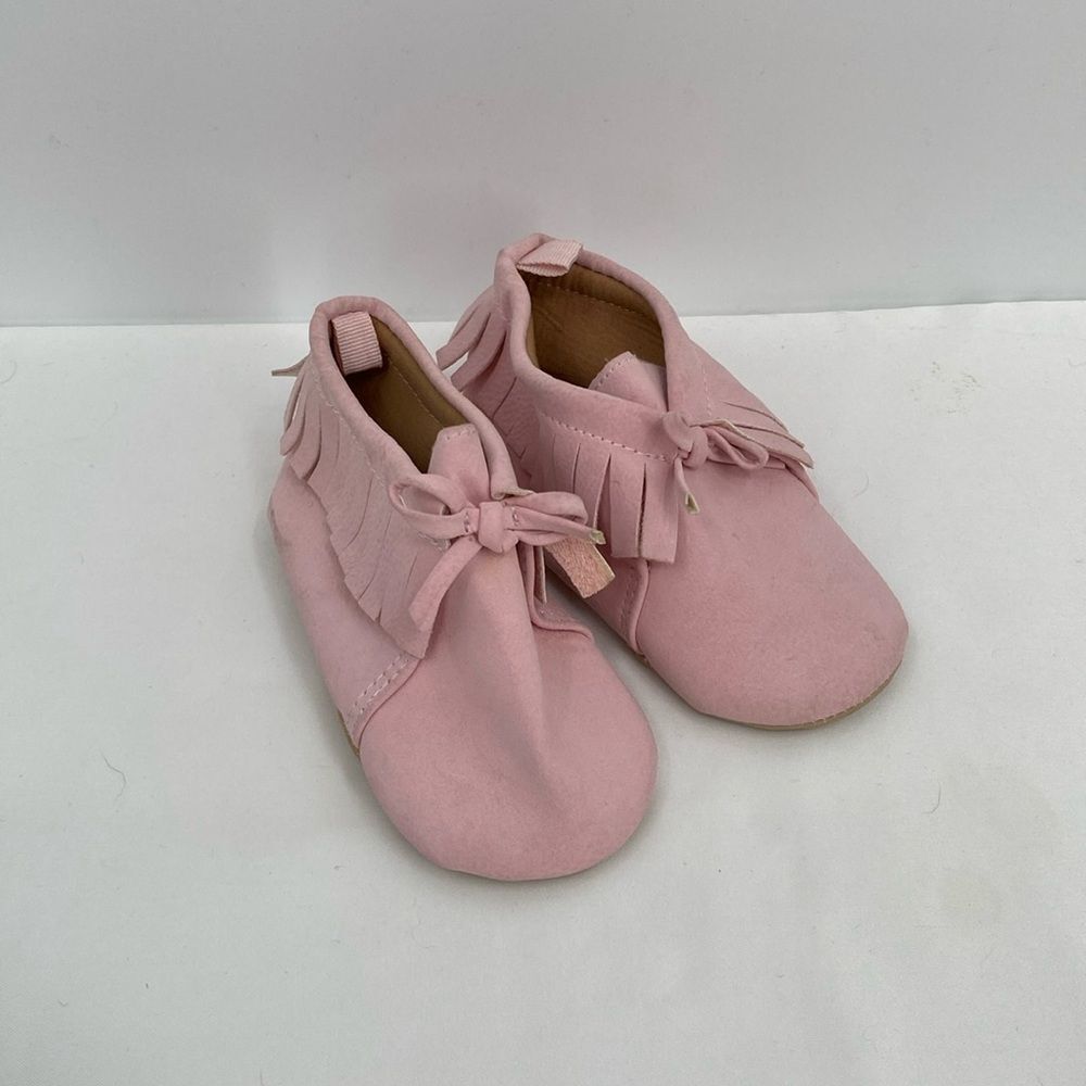 Old navy pink moccasins soft sole shoes baby 18-24 months